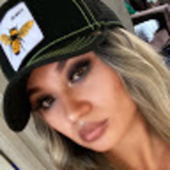 Meet your Posher, Queenbri - Picture 1 of 1